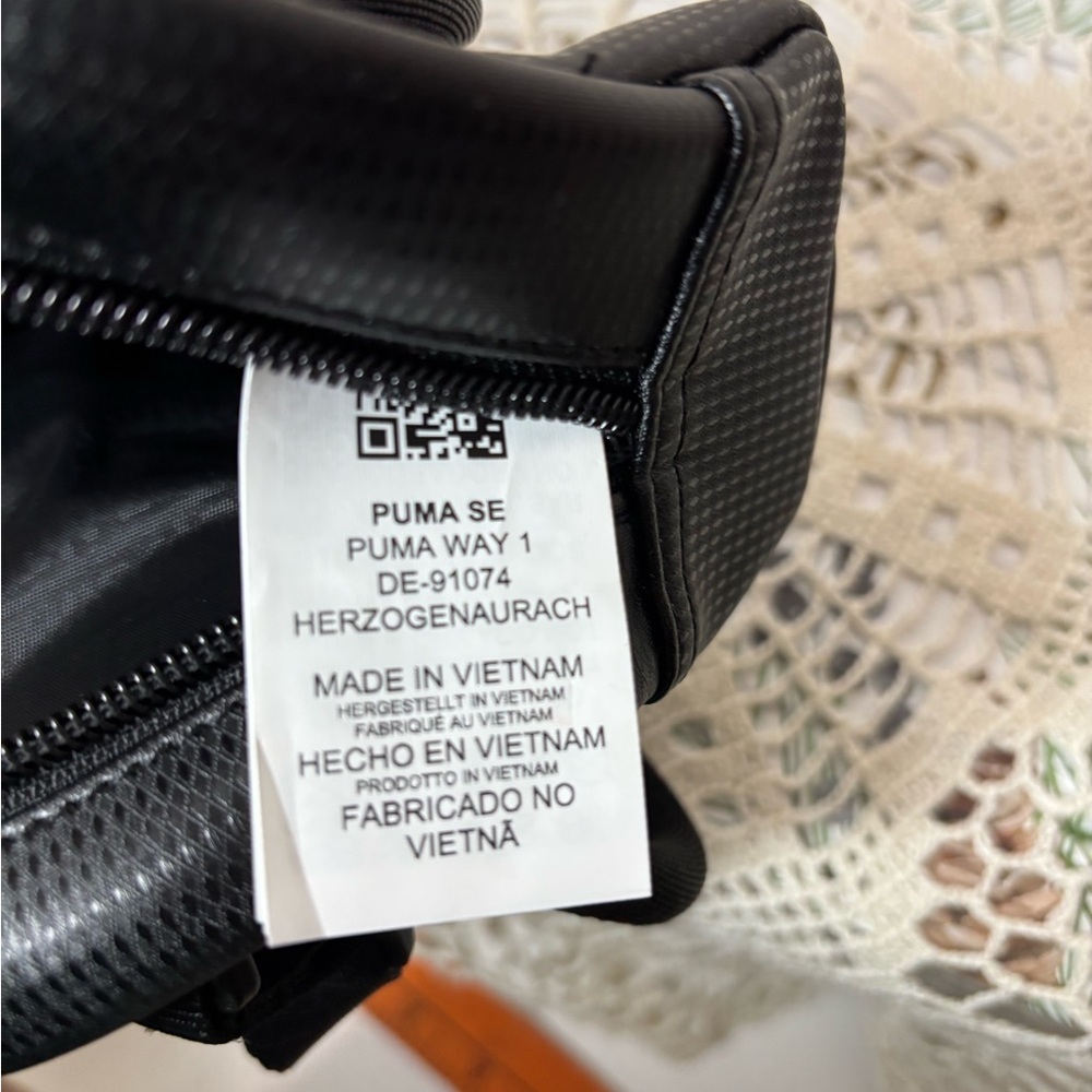 PUMA Core Up Mini Grip Bag with Gold Logo Crossbody - Picture 5 of 8